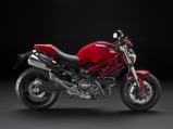 Monster 696 červená
