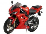 Daytona 675 červená