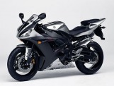 R1 model 2003 stříbrná