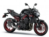 Z900 šedočervená