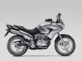 Varadero XL 125 V stříbrná
