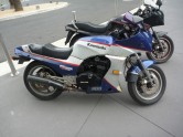 GPZ 900R modrostříbrná