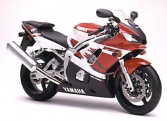 R6 model 2000 červenobílá