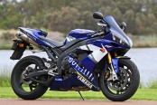 R1 model 2006 GO!!!!!! Rossi replika