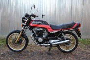 CB 400N černá
