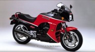 GPZ 900R černočervená