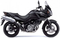 V-Strom 650 model 2006 černá matná